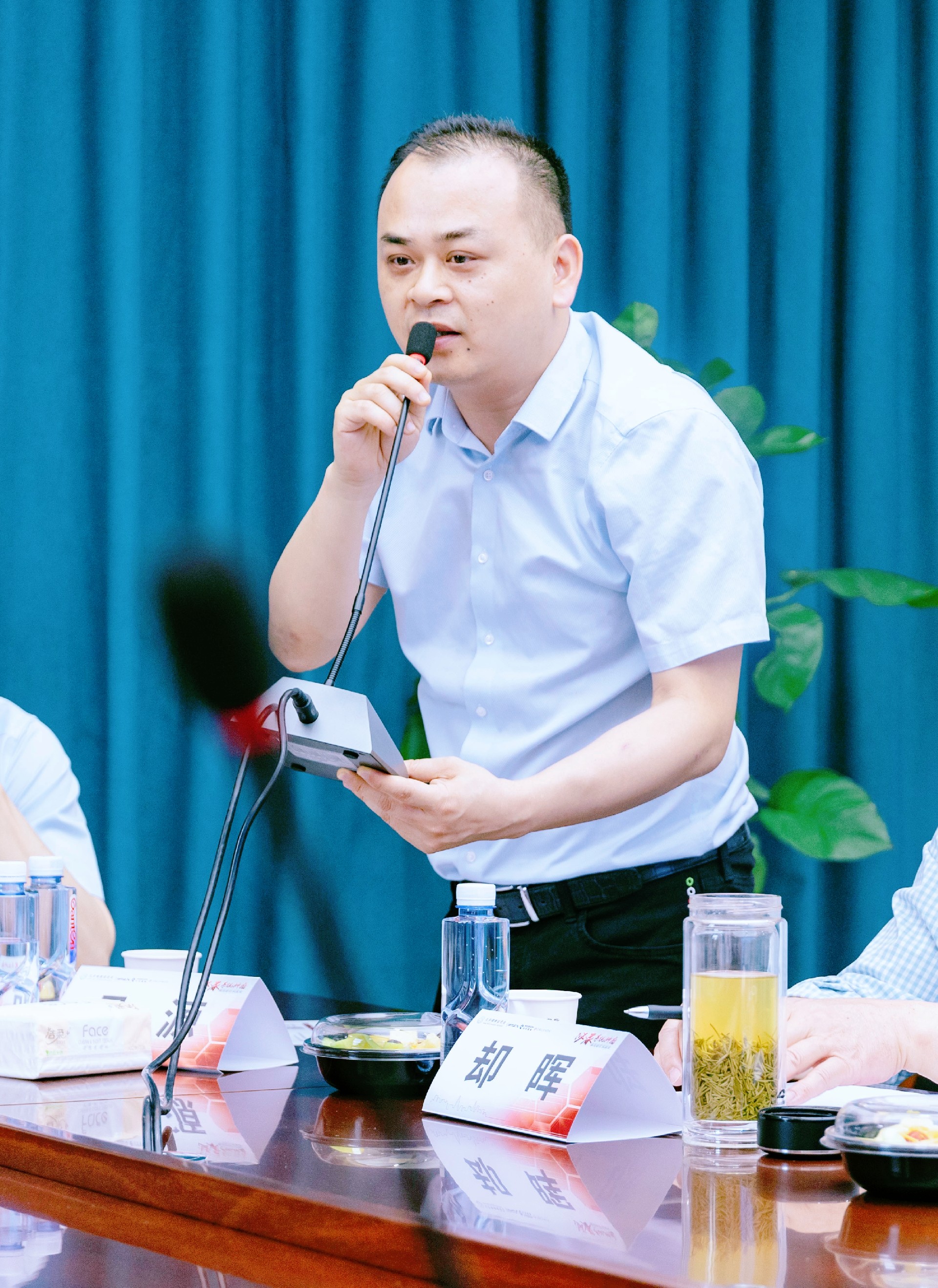 吕.jpg